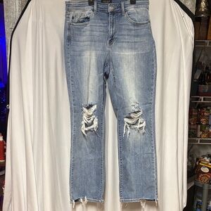 Judy Blue Light Wash Distressed Jeans